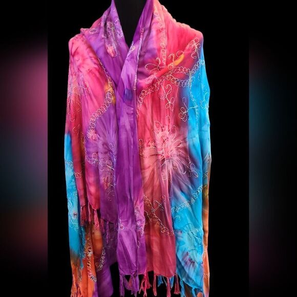 Hand-Made Wrap or Shawl Embroidered Sequined Tie-Dyed Fringe  45" x 65" - Picture 14 of 15